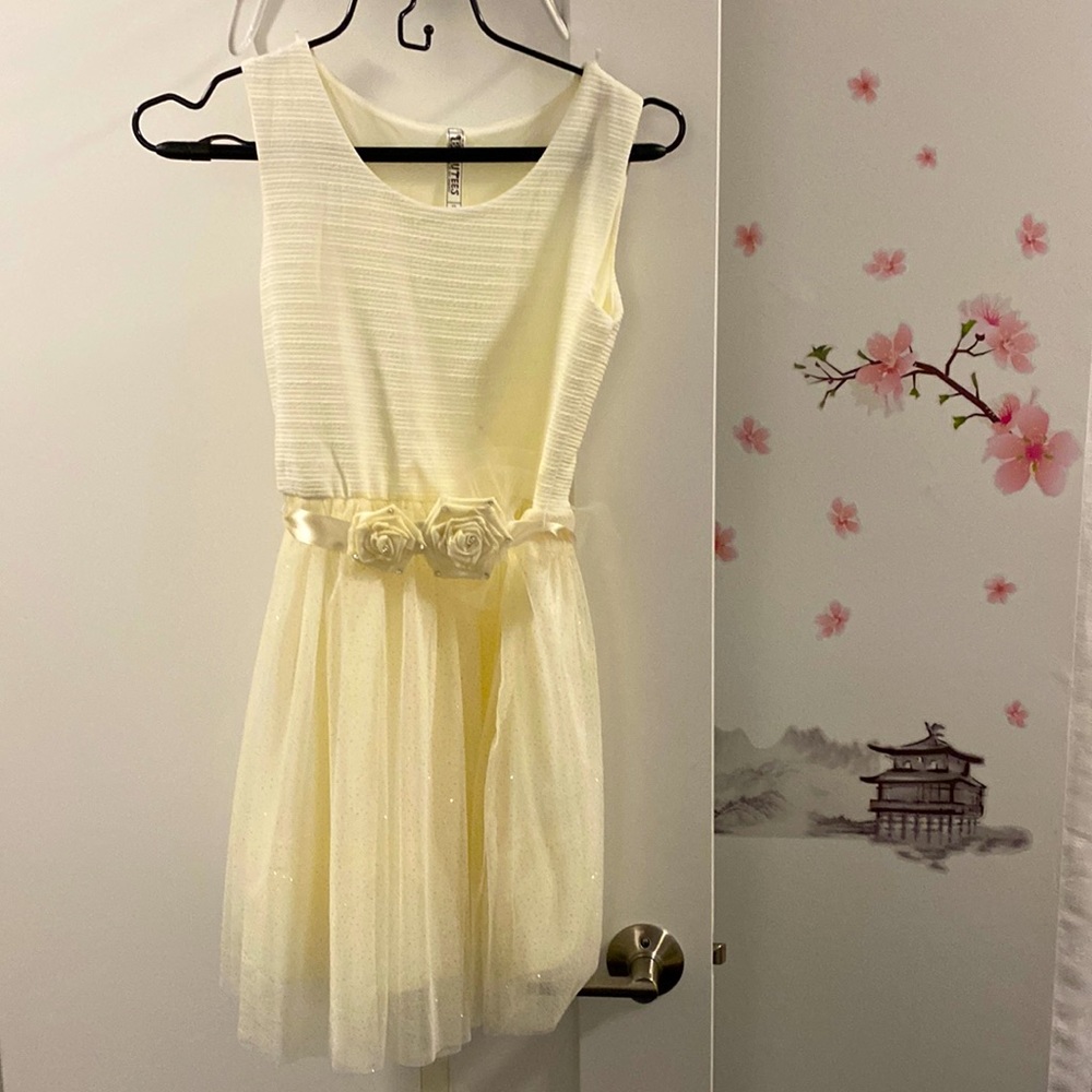 Almost new, beautees, girl 12, white elegant formal/party dress, eye catching!